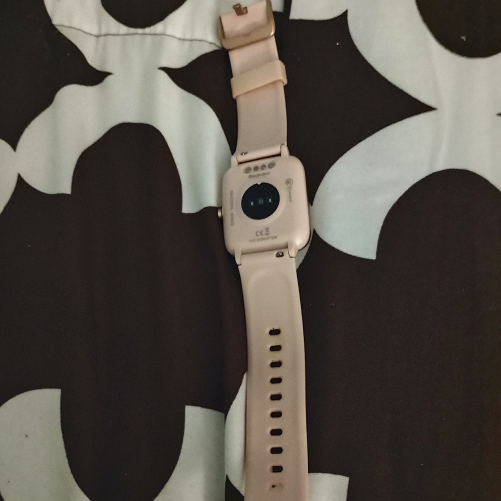 Apple watch and black view watch and very fit pro